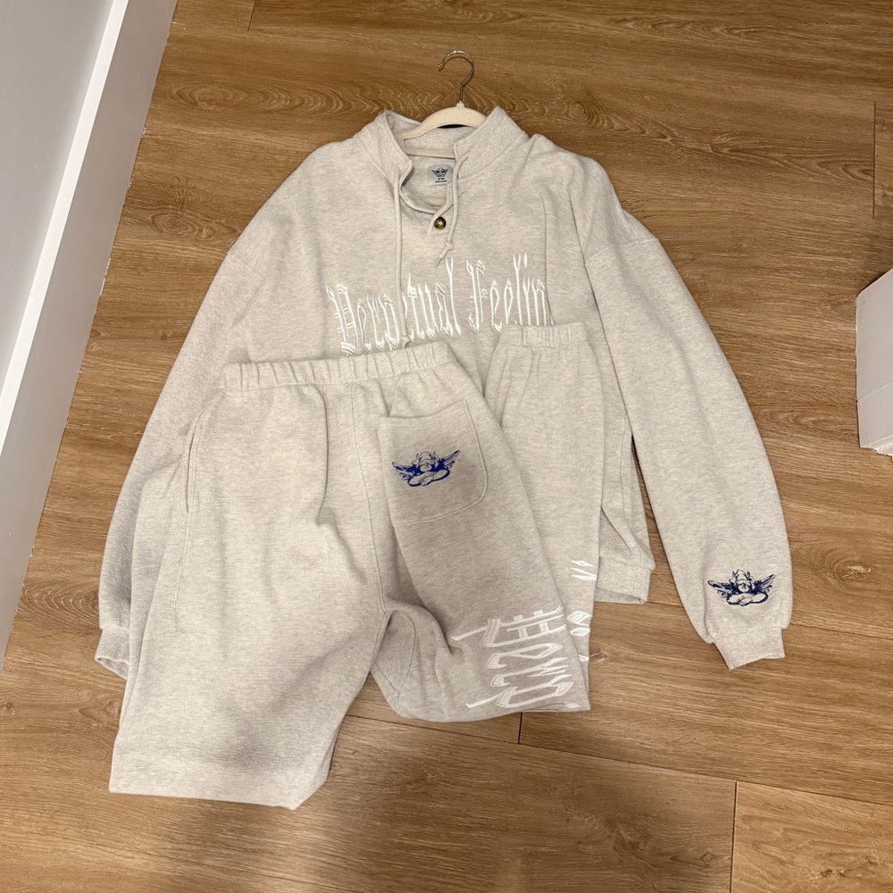 Boys Lie hoodie and sweatpants set